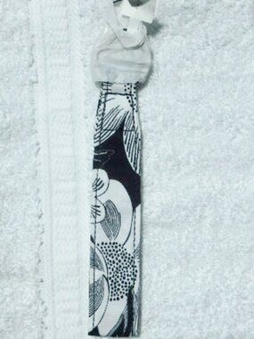NWT Vera Bradley Wide Loop Keychain Bedford Blooms